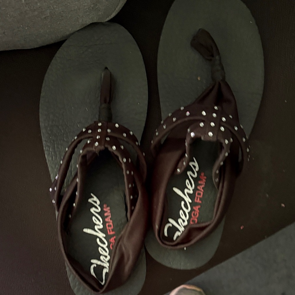 Skechers women’s Black Studded Flip Flops